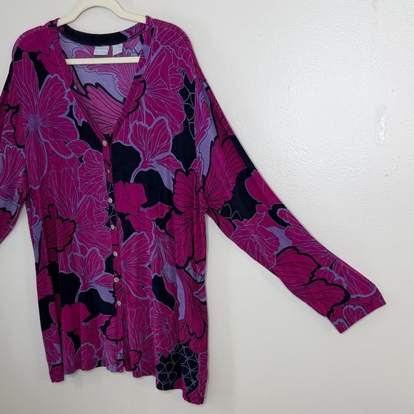 Chico's Travelers Size 4 (20/22) Pink and Black Floral Button-Down Shirt - Picture 4 of 11